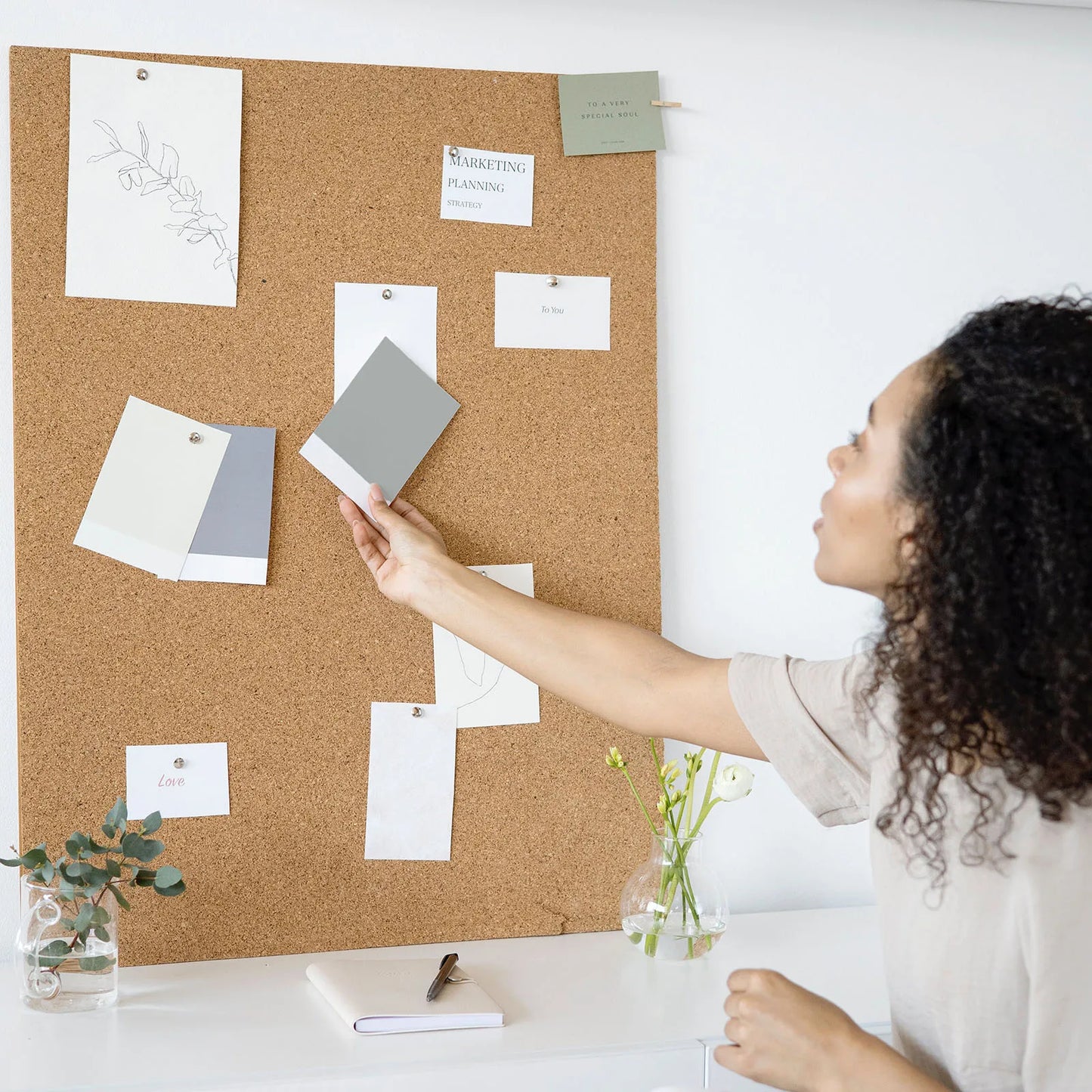 Panneau Carré Auto-Adhésif en Liège, Petit Panneau à Épingles avec Pince à Bois, Carreaux de Liège Mural